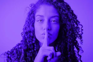הרצאה על שכנוע והשפעה לחברות - י׳ קורן מעביר את שפת השכנוע לצוותים ומנהלים