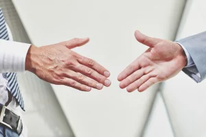 הרצאה על ניהול משא ומתן לחברות - י׳ קורן מרצה - טכניקות תת-הכרתיות למשא ומתן מנצח